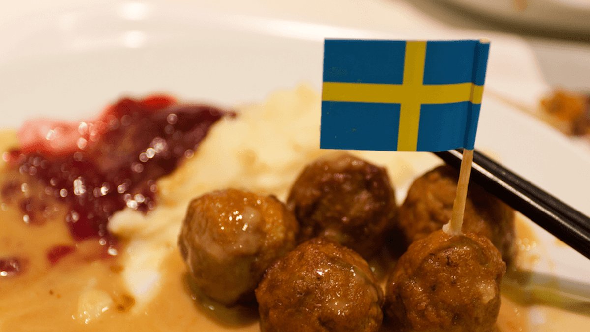 Givetvis serverar de även svenska köttbullar.